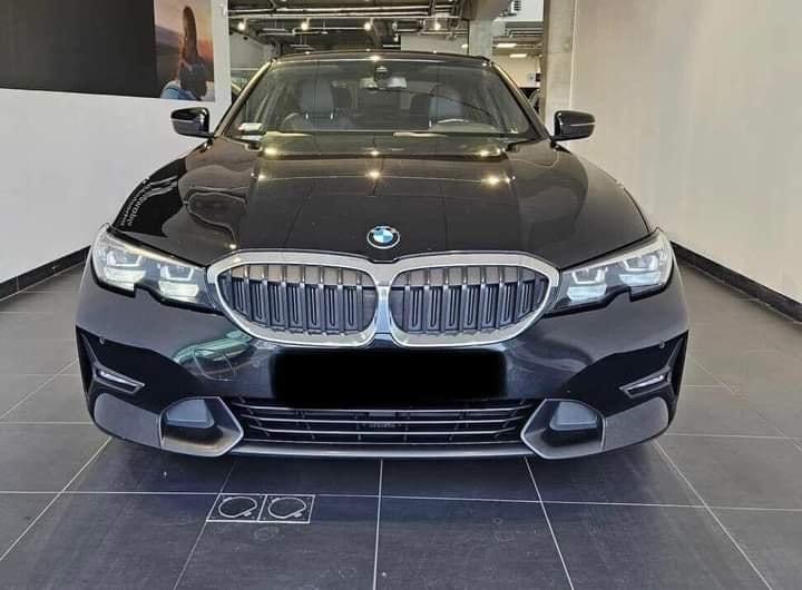 BMW Série 3 330i xDrive Linha Desportiva